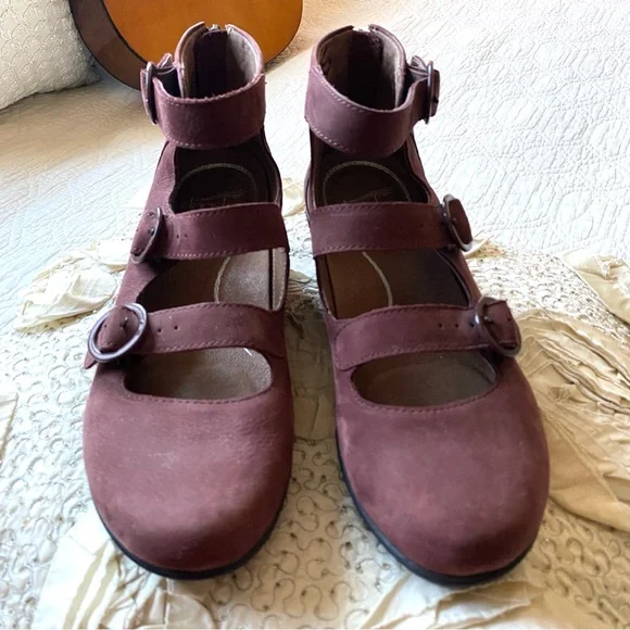 Dansko Red Burgundy Three Strap Wedge Heel Mary Jane High Heels Size 38 - Picture 16 of 16